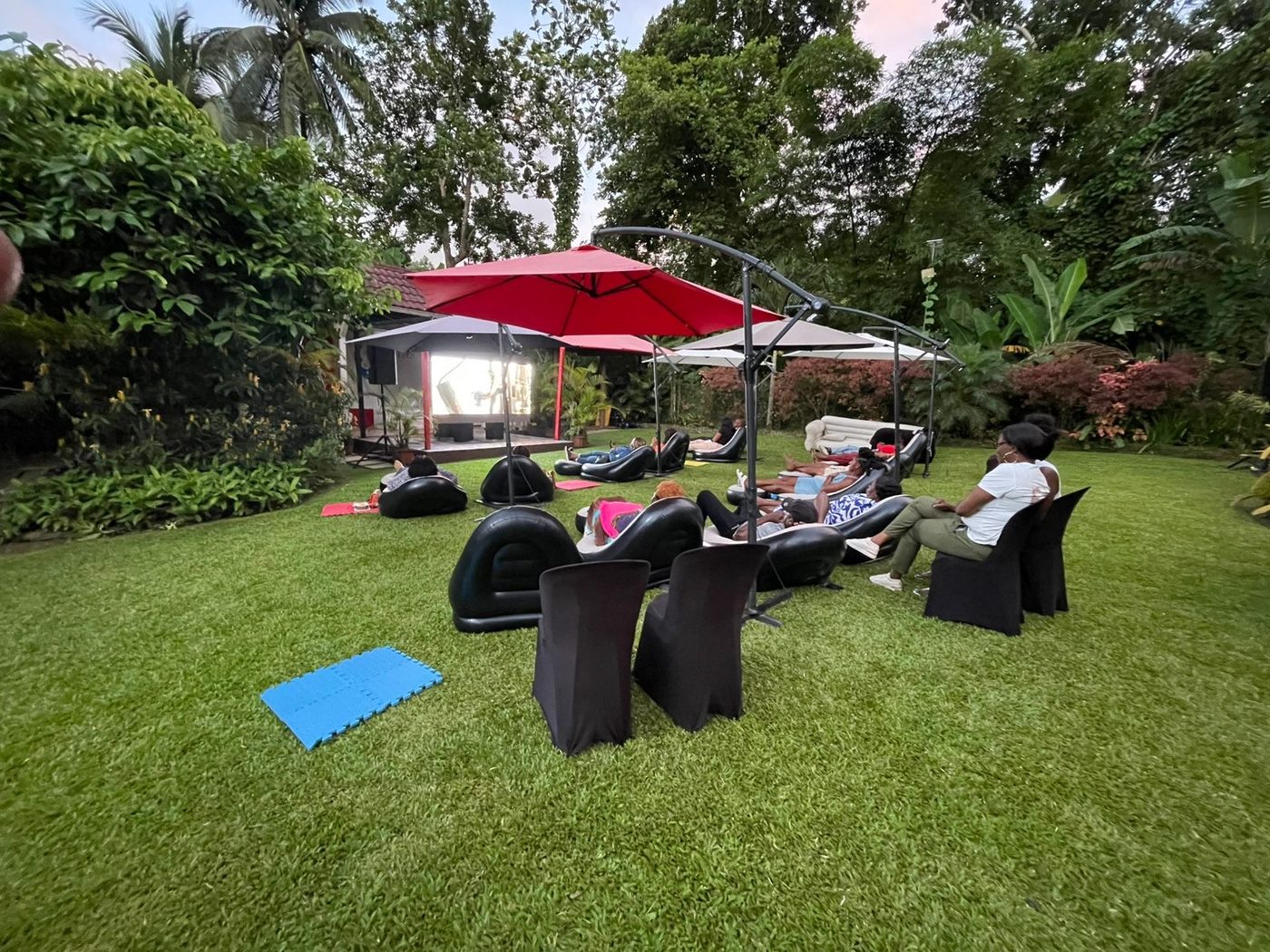 Di Nex outdoor cinema at Temple Palm Golden Spring